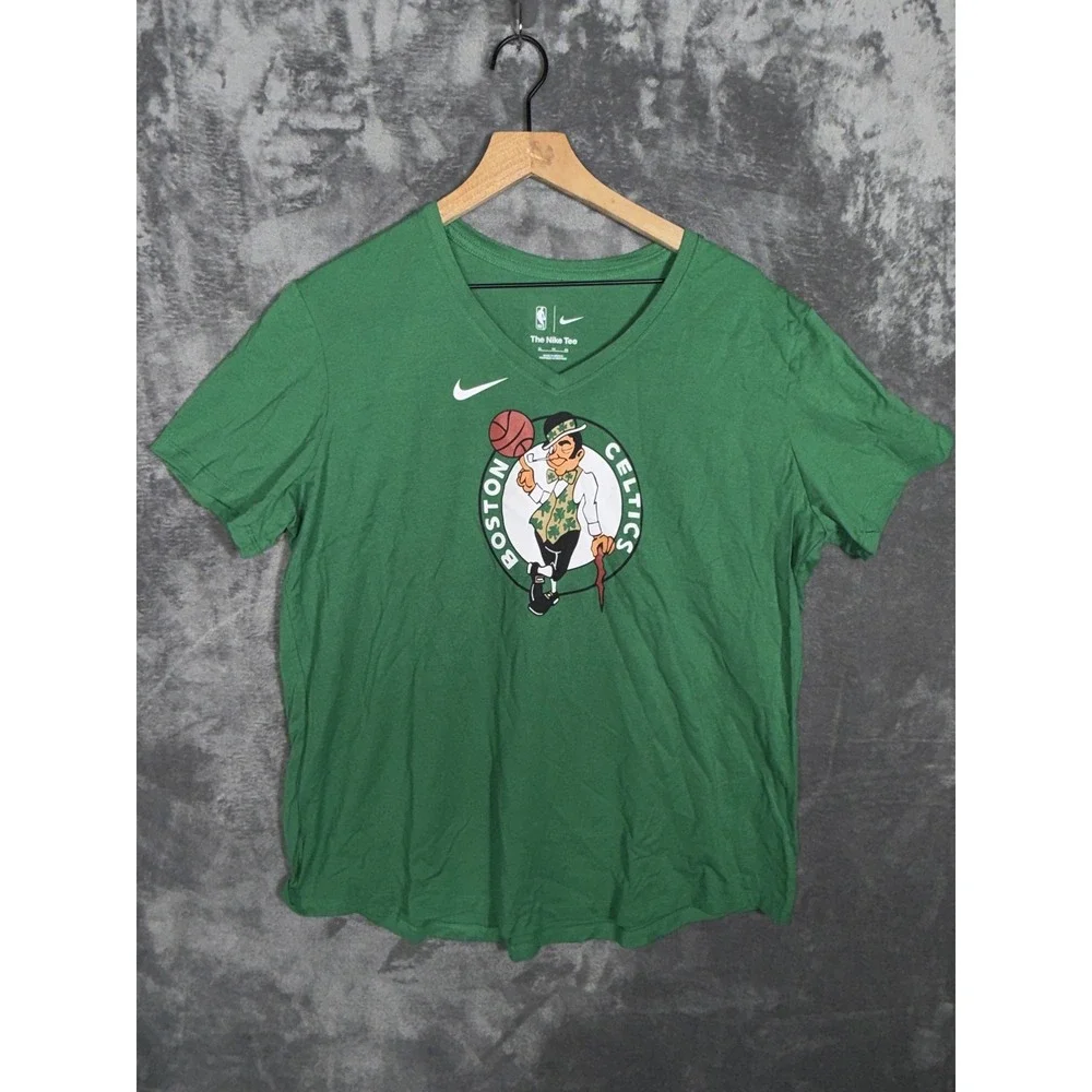 Nike Boston Celtics NBA Womens T Shirt XL Green V Neck Short Sleeve Graphic